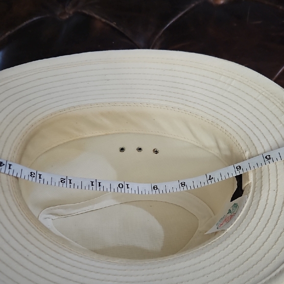 Bass Pro Shops Cream Fedora with Green Patterned Band - Picture 7 of 7